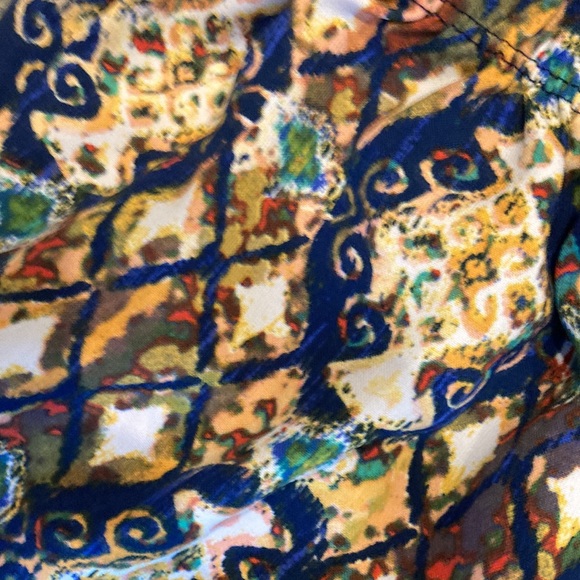 Light weight girls patterned shorts with embroidered tassel trim. Size small - Picture 5 of 7